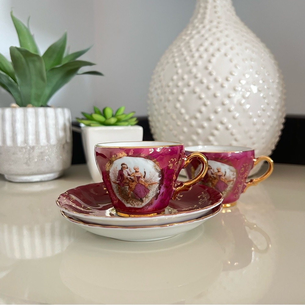 Set of 2 Tea Cups and Saucers